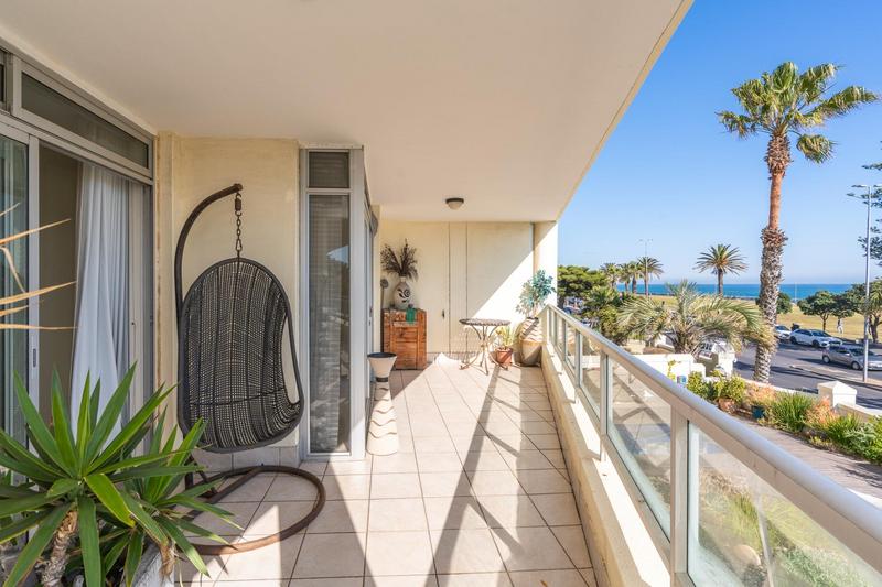 2 Bedroom Property for Sale in Sea Point Western Cape